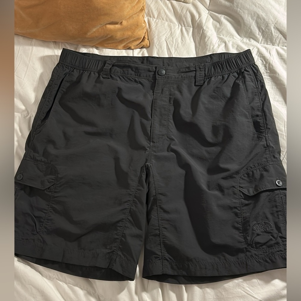 The North Face cargo shorts, mens, dark gray, XL